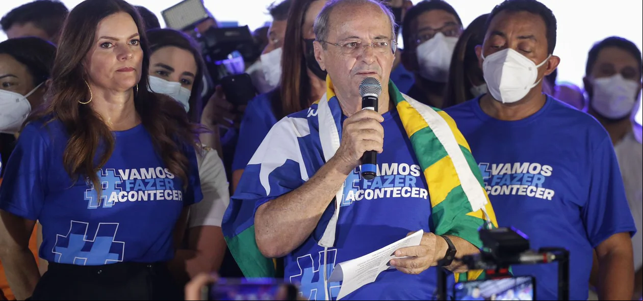 Sílvio Mendes durante discurso