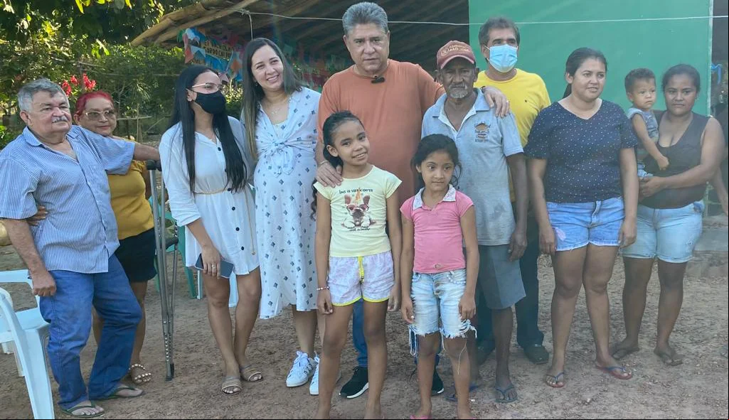 Em Piracuruca ao lado da vereadora Sárvia, visitando os assentamentos Pedra Grande e Jatobá