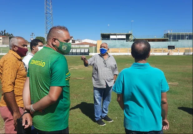 Equipe da Federação e Futebol do Piauí viajou para realizar vistorias no Helvídio Nunes