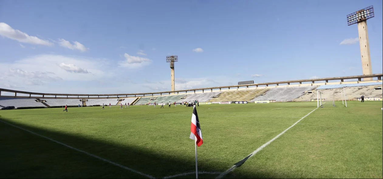 Estádio Albertão no duelo entre River e Corisabbá