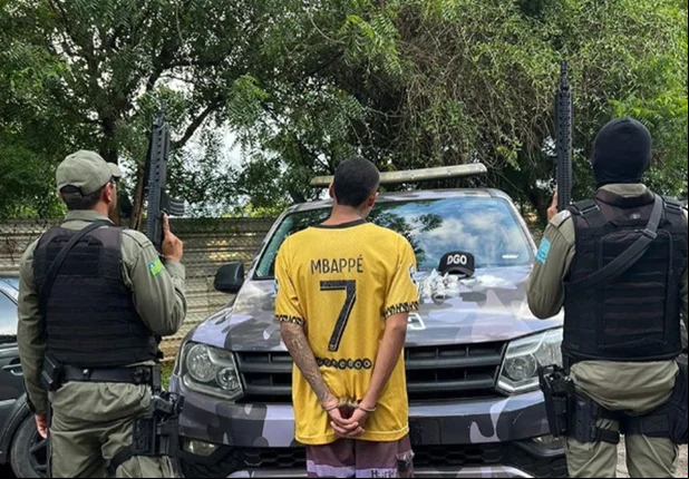 Prisão de acusado de tráfico de drogas no bairro Matadouro em Teresina