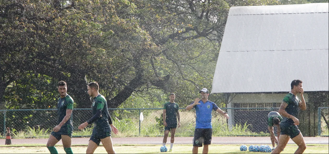 Técnico Jerson Testoni e jogadores