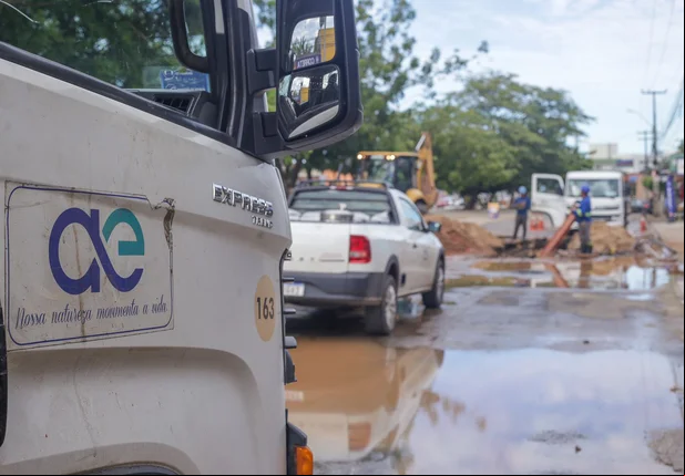 Trecho em obras pela Águas de Teresina