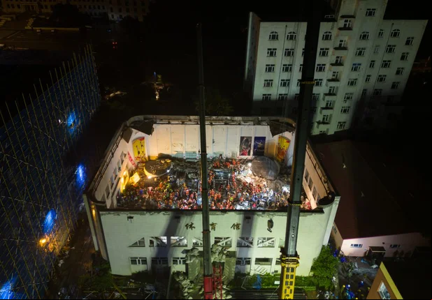Teto desaba na China e deixa pelo menos 11 mortos