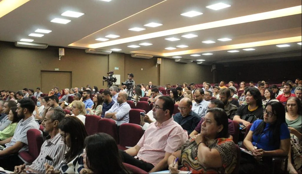 Várias pessoas compareceram ao evento
