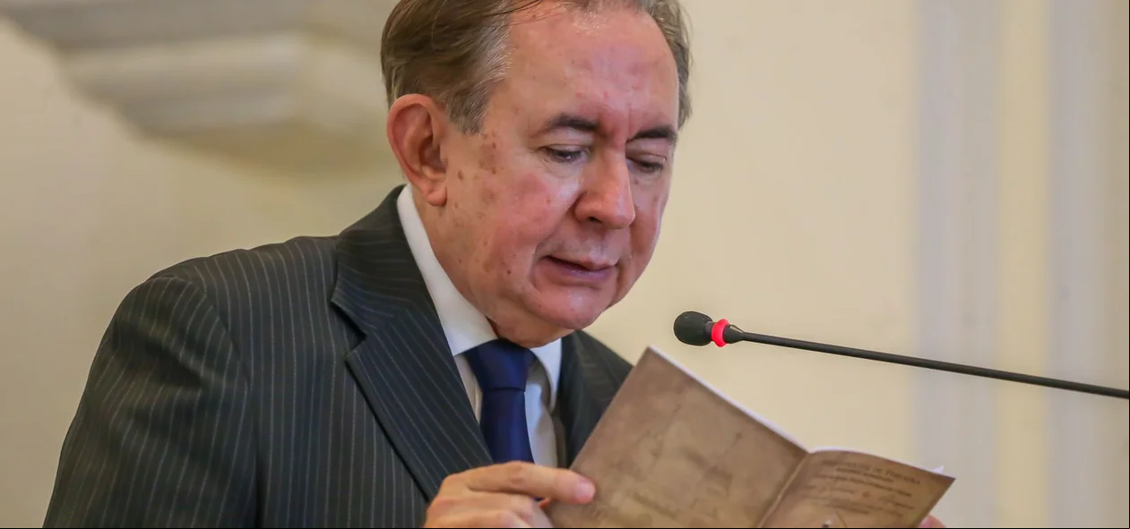 Secretário municipal de planejamento, João Henrique