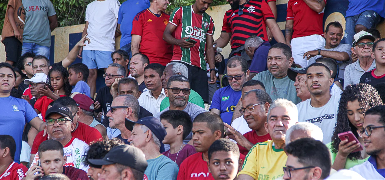 Torcedores de vários times