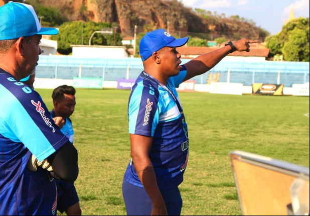 Carlos Alberto, técnico do Oeirense