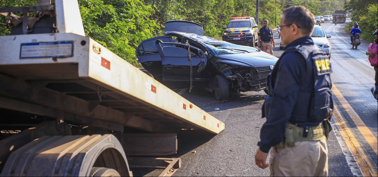 Carro foi removido por um reboque