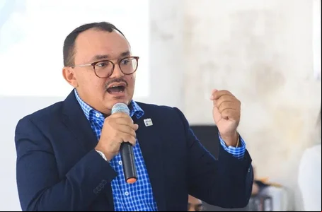 Jullyvan Mendes, prefeito de Beneditinos