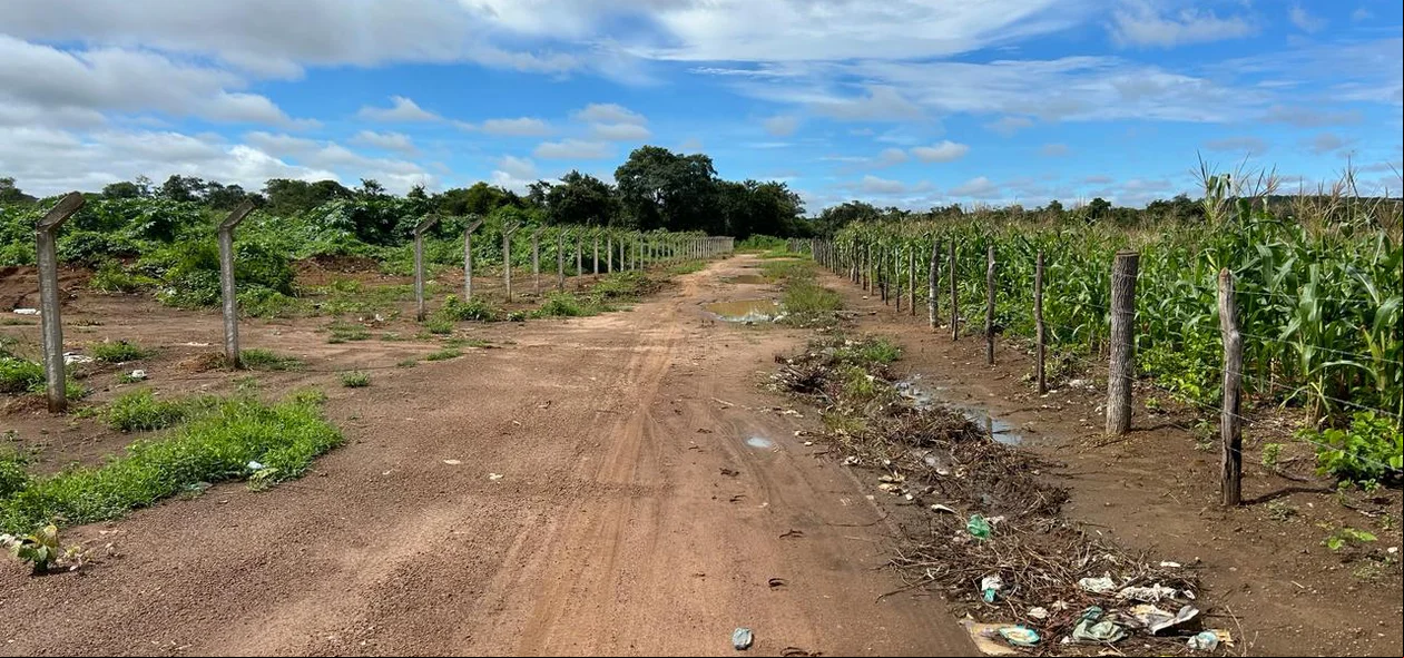 Lixão a céu aberto em Lagoa do Sítio