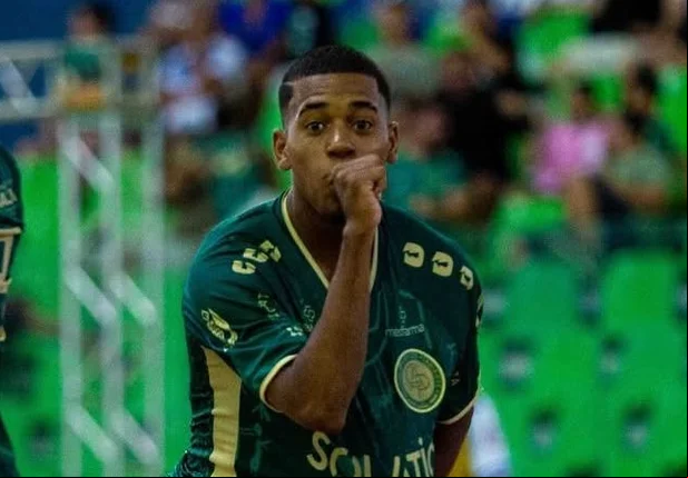Douglas Ribeiro Silva, 19 anos