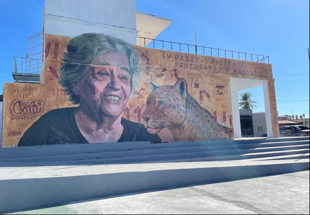 Niède Guidon ganha mural na Praça do Abrigo em São Raimundo Nonato
