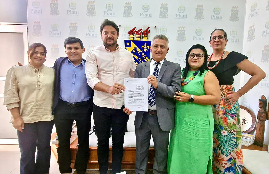 Prefeitura de Beneditinos firma parceria com a UESPI para fortalecer a formação de professores