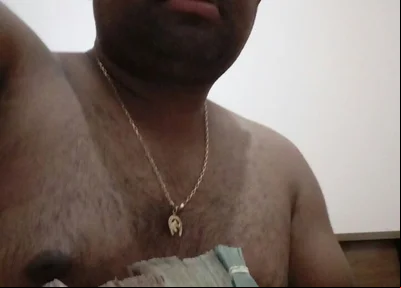 Foto de Moisés segurando maços de dinheiro circula no Whatsapp