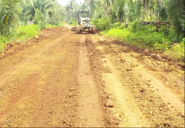 Prefeitura de Esperantina recupera rota para Teresina