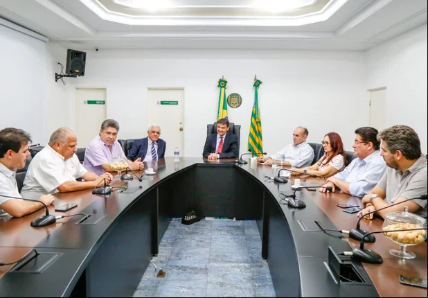 Encontro ocorreu no Palácio de Karnak