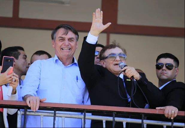 Mão Santa recebe Bolsonaro em Parnaíba