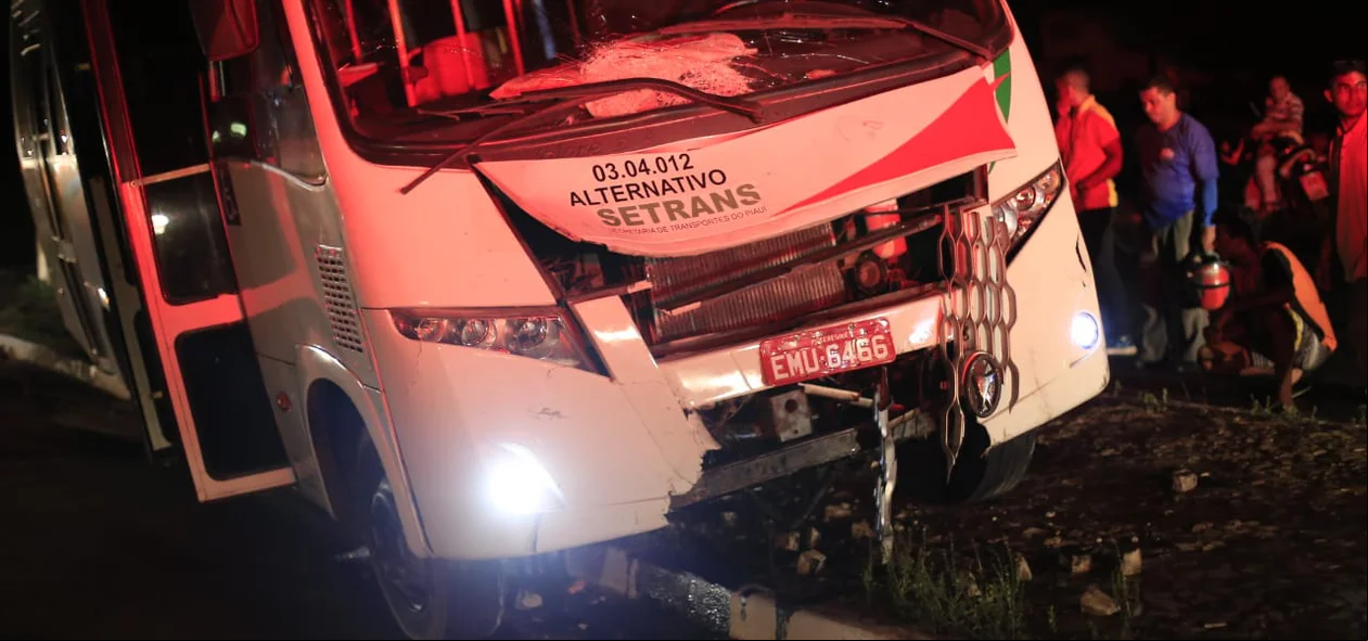 Veículo envolvido no acidente na BR 343