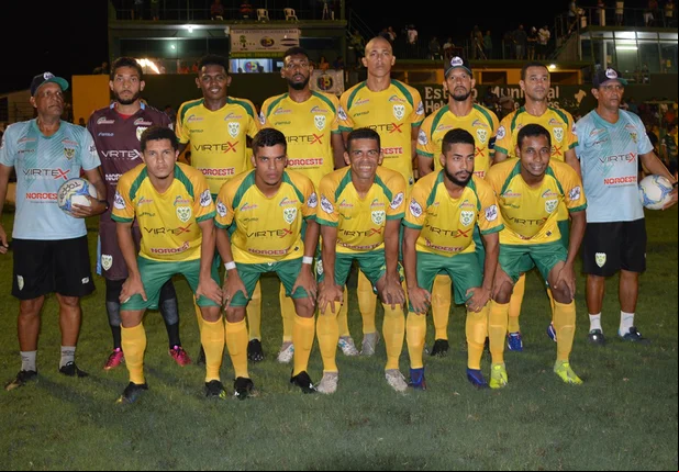 Picos vence e reassume a liderança
