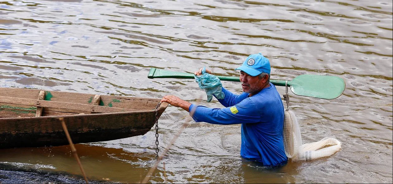 Pescador faz buscas pela criança de 8 anos que desapareceu no Rio Poti