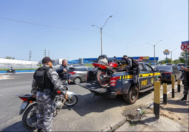 Perseguição policial termina com dupla presa em Teresina