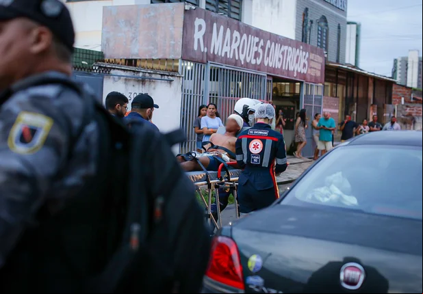 Criminoso é baleado na cabeça no bairro Ilhotas