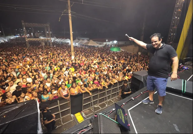 Zé Pereira de Amarante arrasta foliões com festa animada